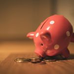 Le banche rischiano di perdere 230 miliardi di dollari di ricavi nel settore dei pagamenti con la diffusione di stablecoin e depositi tokenizzati banca unsplash