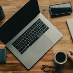 Lavoro ibrido: per 8 HR su 10 è essenziale per attrarre e trattenere i professionisti lavoro ibrido smart working unsplash