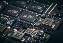 Non conta più il numero di qubit: la partita del quantum si gioca sugli errori qubit quantum computing