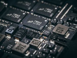 Non conta più il numero di qubit: la partita del quantum si gioca sugli errori qubit quantum computing