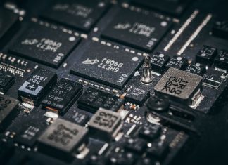 Non conta più il numero di qubit: la partita del quantum si gioca sugli errori qubit quantum computing