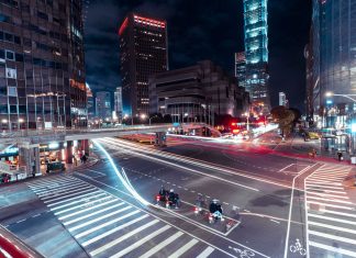 Smart mobility: gli italiani usano il digitale solo per muoversi in auto Smart mobility - traffico - pexels