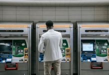 La sovranità digitale nel settore bancario Settore bancario banca banche bancomat pexels