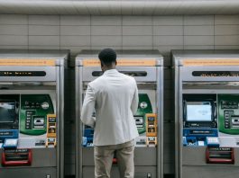 Settore bancario banca banche bancomat pexels