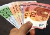 Perché l’87% delle aziende italiane paga il riscatto? paga il riscatto - pagare - soldi - contanti pexels