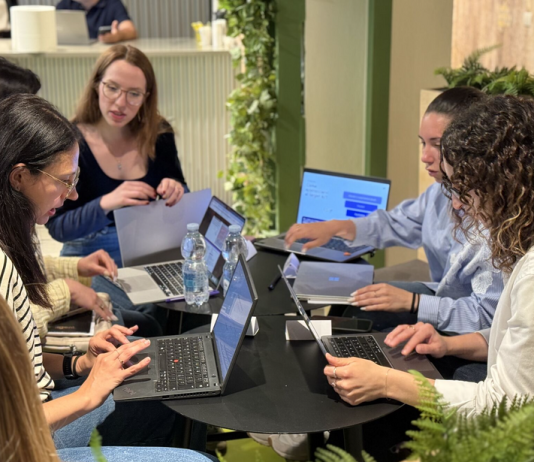 AI Playground: il 24 settembre parte la terza edizione AI Playground inivaot da iab
