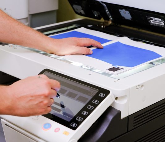 Stampare in ufficio costa più di quanto si pensi: come gestire consumabili, volumi e spese senza compromettere il lavoro 34095-Stampare-in-ufficio