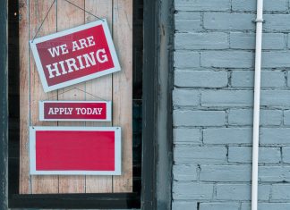Recruiting 2026: il 70% delle aziende non trova talenti Recruiting offerte di lavoro unsplash