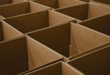Automazione e IoT nei processi di packaging industriale Automazione e IoT pacchi unsplash