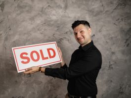 AI nelle vendite: perché il 45% dei manager non vede ancora i risultati attesi AI nelle vendite - e-commerce - shopping online pexels