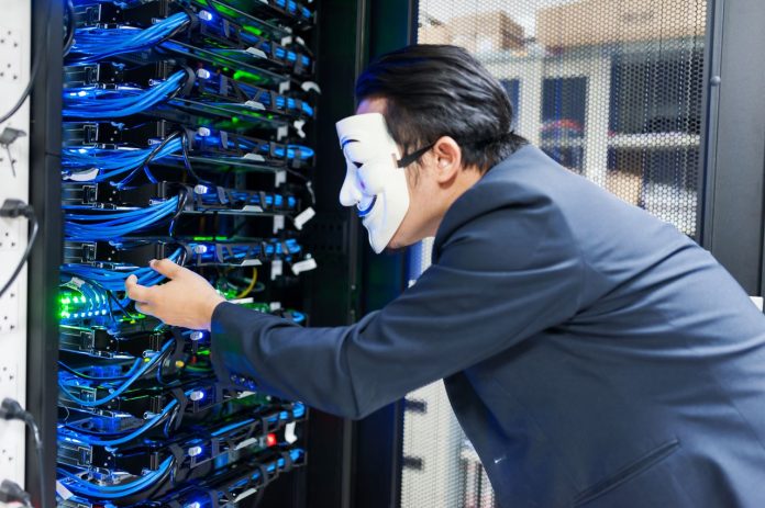 sicurezza informatica hacker pexels