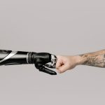 human in the loop uomo robot - pexels