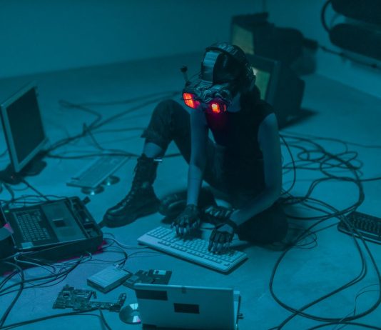 PMI italiane a rischio Bad-AI (intelligenza artificiale maligna) Bad-AI hacker pexels