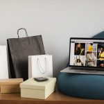 Shopping online: solo 1 su 4 si fida dei consigli dell’AI Shopping online ecommerce e-commerce pexels