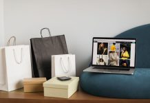 Shopping online: solo 1 su 4 si fida dei consigli dell’AI Shopping online ecommerce e-commerce pexels