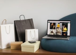Shopping online ecommerce e-commerce pexels