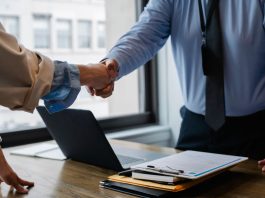 assunzioni stretta di mano talenti pexels