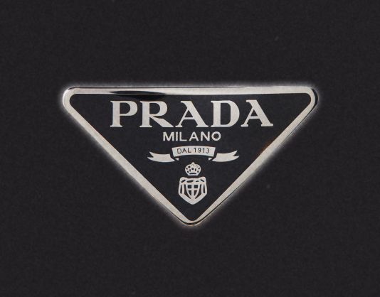 Prada porta la product discovery su ChatGPT Prada